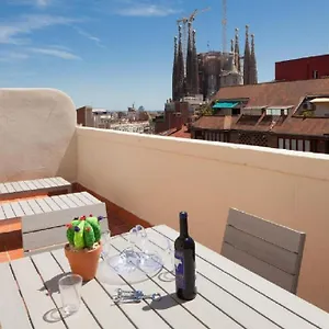 Ola Living Sagrada Familia Spanien